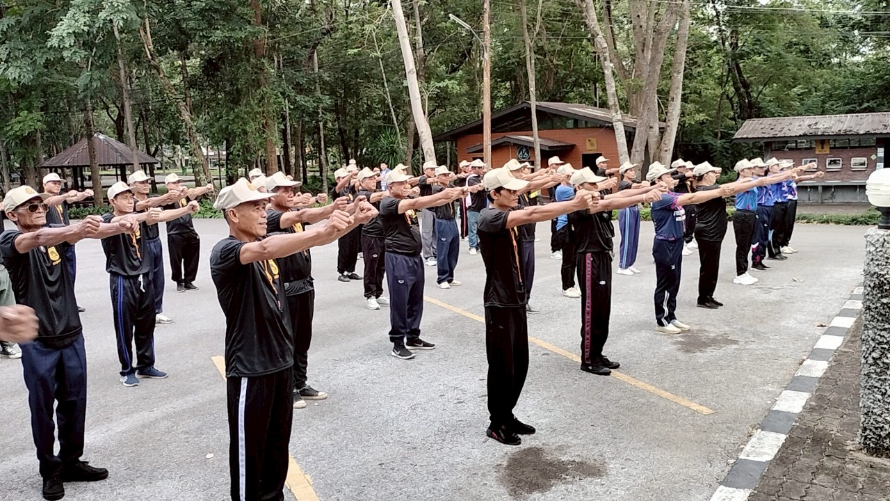 LINE_ALBUM_ทบทวน อปพร. 68_250813_186_397.jpg